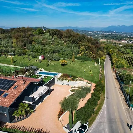 Black Villa Lonato