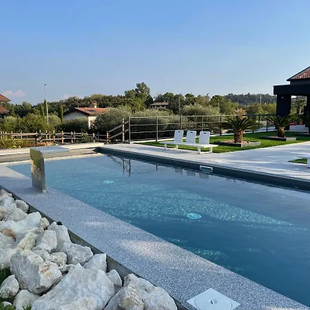 Villa Black